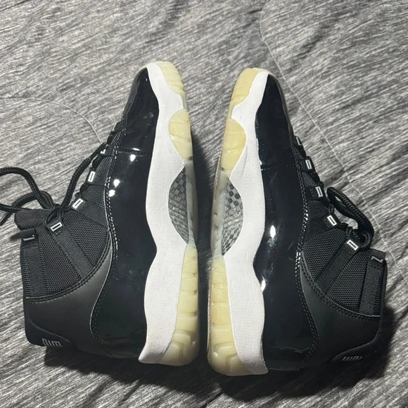 Jordan Kids Black and White Sneakers - Picture 5 of 12